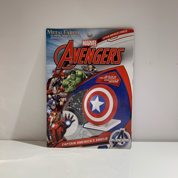 🧩 AVENGERS Captain America’s Shield METAL EARTH 3D Puzzle - Picture 2 of 2